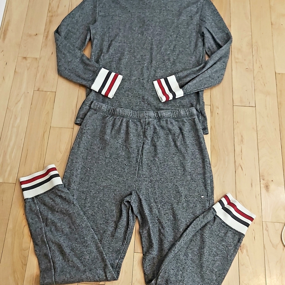 Matching sweatpants and long sleeved shirt.